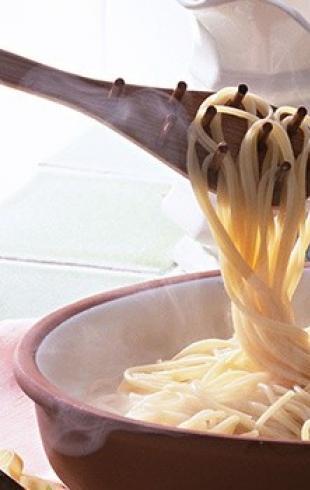 Как варить макароны в кастрюле: рецепты приготовления рожек, спагетти и гнезд